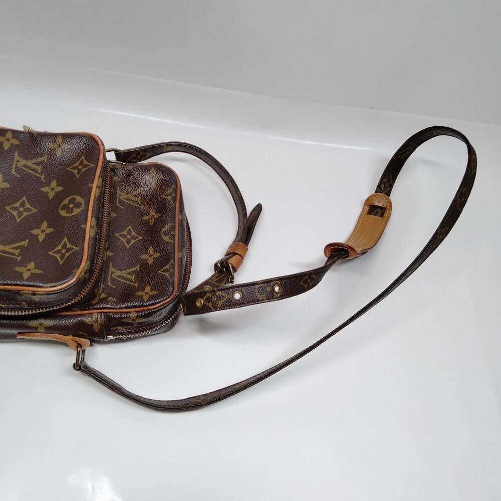 Authentic Louis Vuitton Amazone Monogram Crossbody Bag 239-112525 - Picture 5 of 10